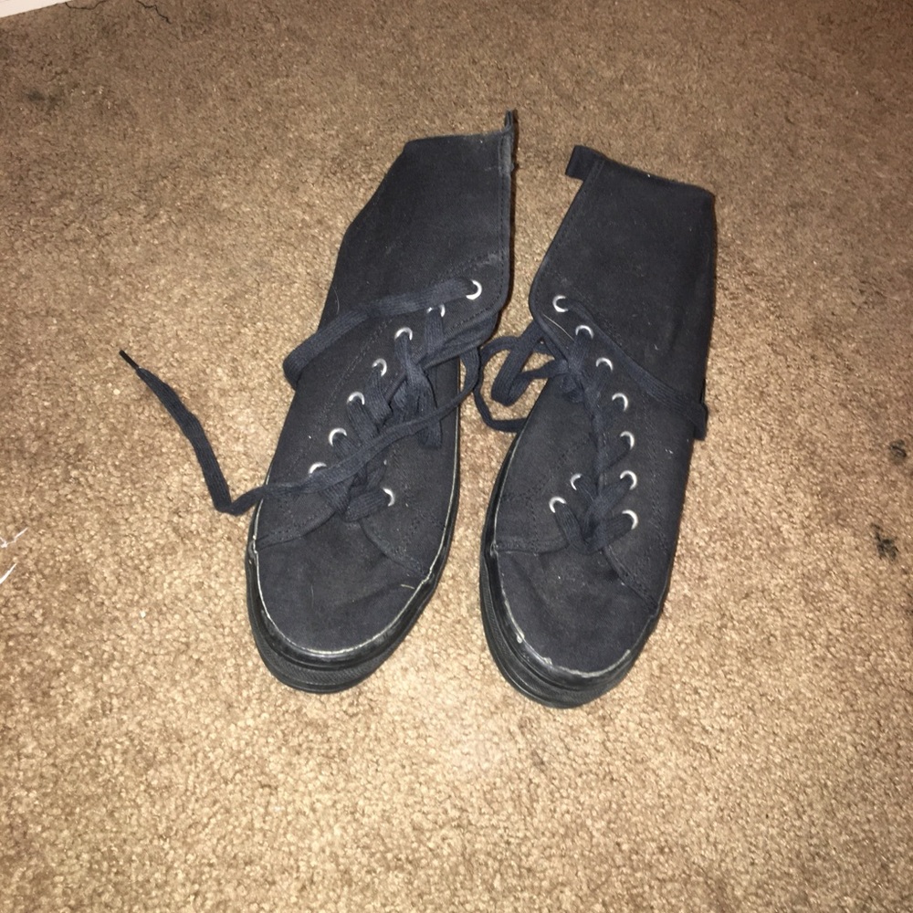 tennis shoes